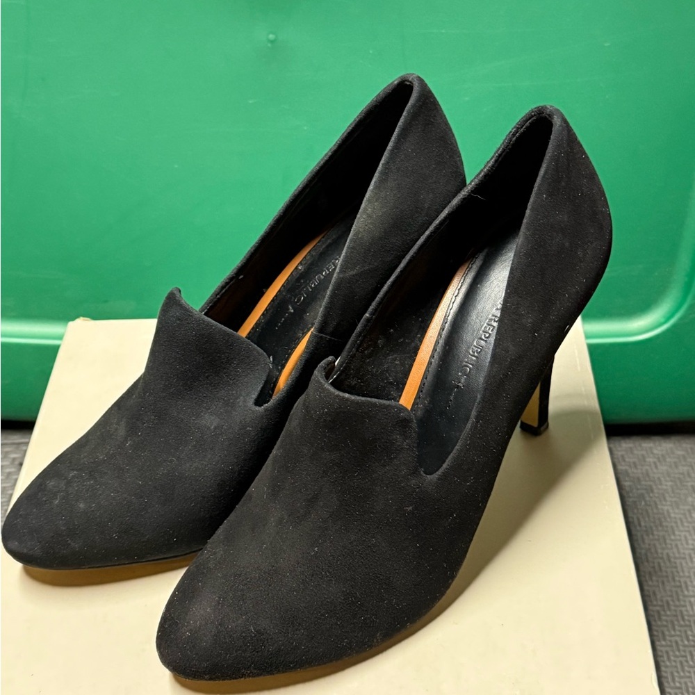 Banana Republic Black Women's Suede Heels
